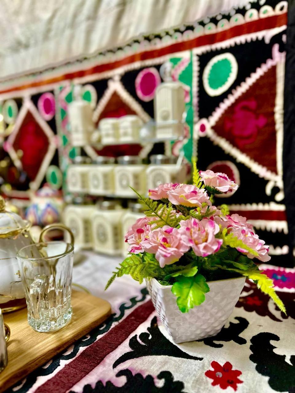 Guest House By Sayohati Diyor Ντουσαμπέ Εξωτερικό φωτογραφία